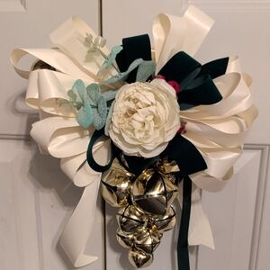 Elegant Cream and Gold Holiday Bow with Bells
